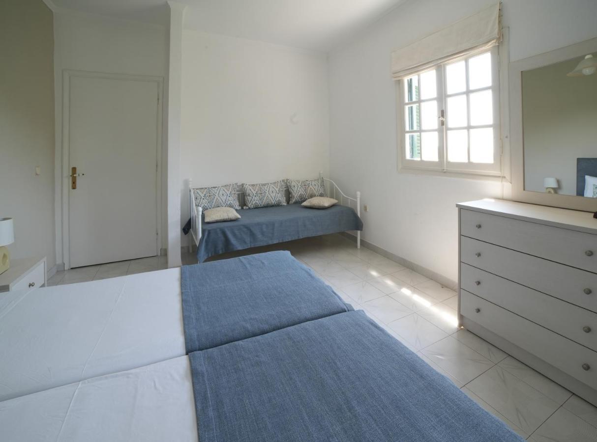 Angels Pool Studios And Apartments باليوكاستريتسا المظهر الخارجي الصورة