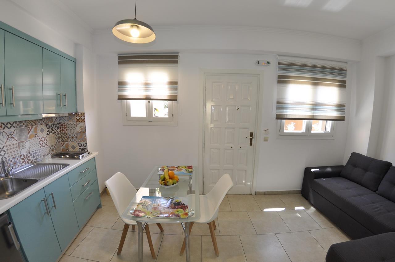 Angels Pool Studios And Apartments باليوكاستريتسا المظهر الخارجي الصورة