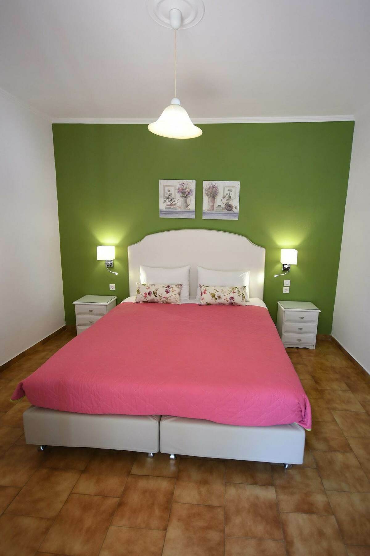 Angels Pool Studios And Apartments باليوكاستريتسا المظهر الخارجي الصورة